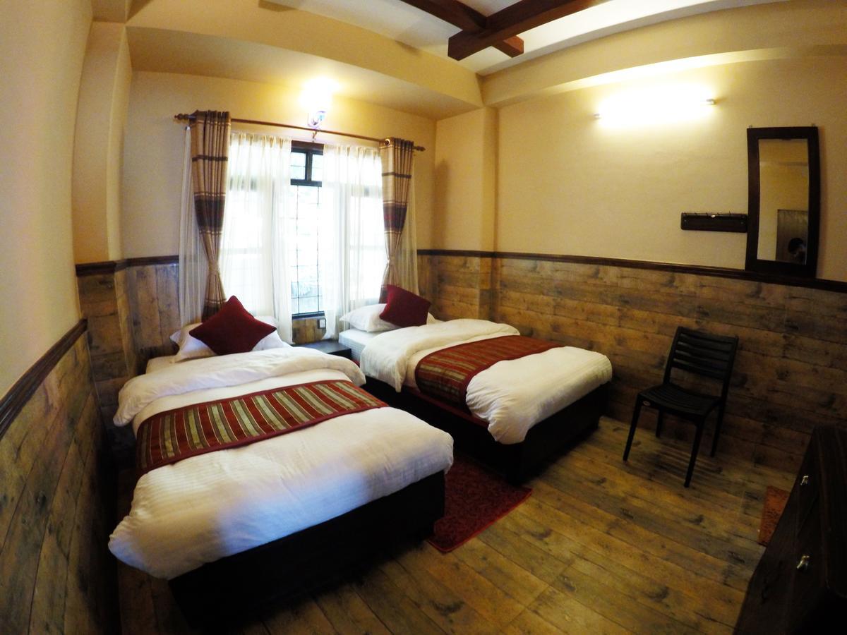 Hotel Forest Lake Backpackers' Hostel Pokhara Ngoại thất bức ảnh