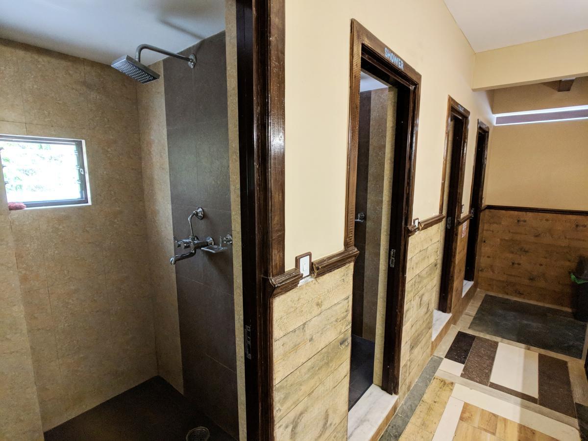 Hotel Forest Lake Backpackers' Hostel Pokhara Ngoại thất bức ảnh